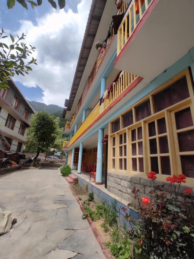 Hotel Woods Mountain View Manali (Himachal Pradesh)