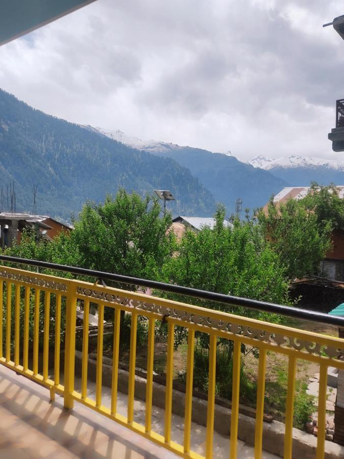 Woods Mountain View Hotel Manali (Himachal Pradesh)